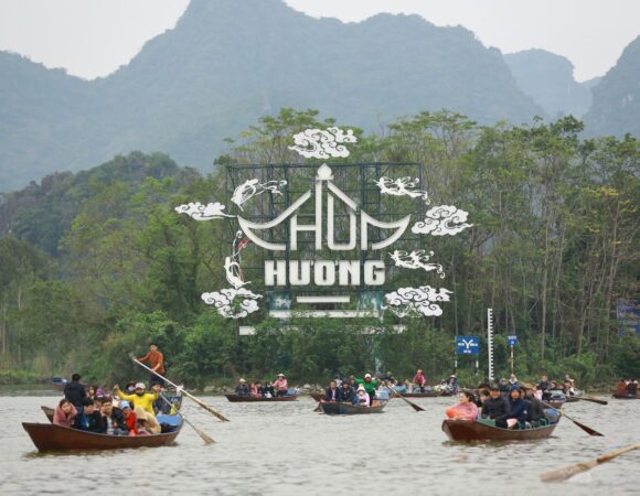 Tour Hà Nội 1N: Tham quan Chùa Hương