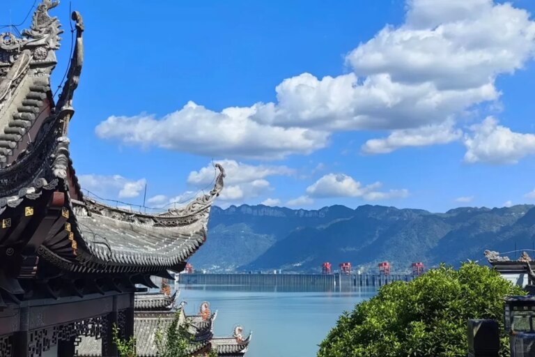 Tour Nghi Xương - Đạp Tam Hiệp - Trương Gia Giới- Phượng Hoàng Cổ Trấn (05 Ngày 04 Đêm)