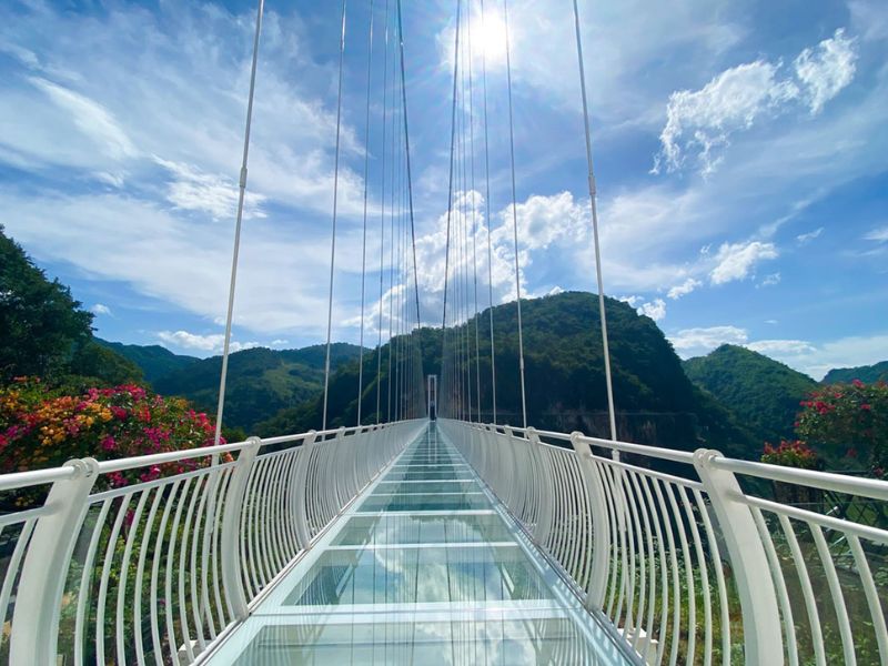 Review cầu kính Bạch Long Mộc Châu dài nhất thế giới