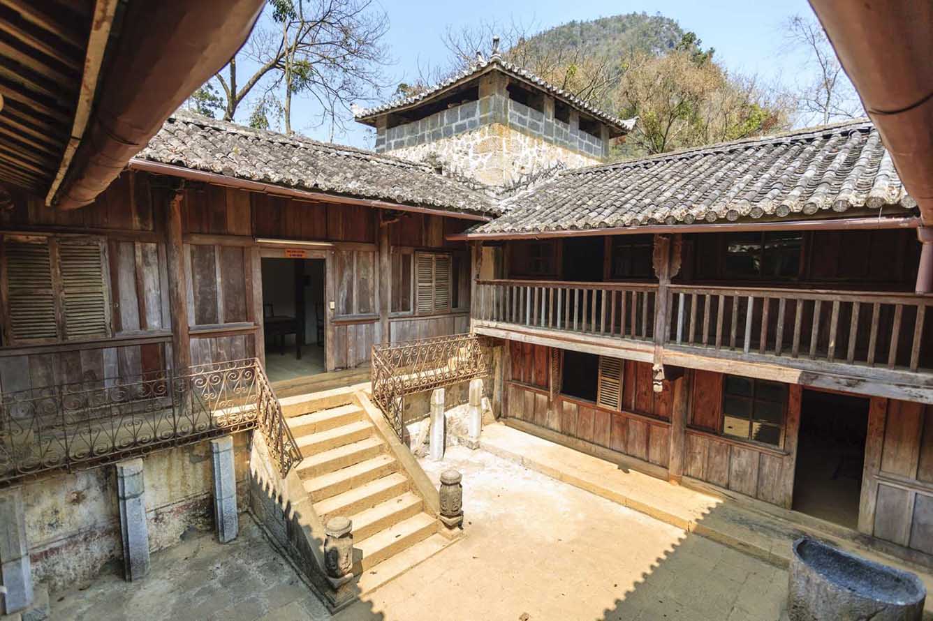 Khám Phá Dinh Thự Vua Mèo Vương Chí Sình: Chứng Tích Lịch Sử Giữa Lòng Hà Giang