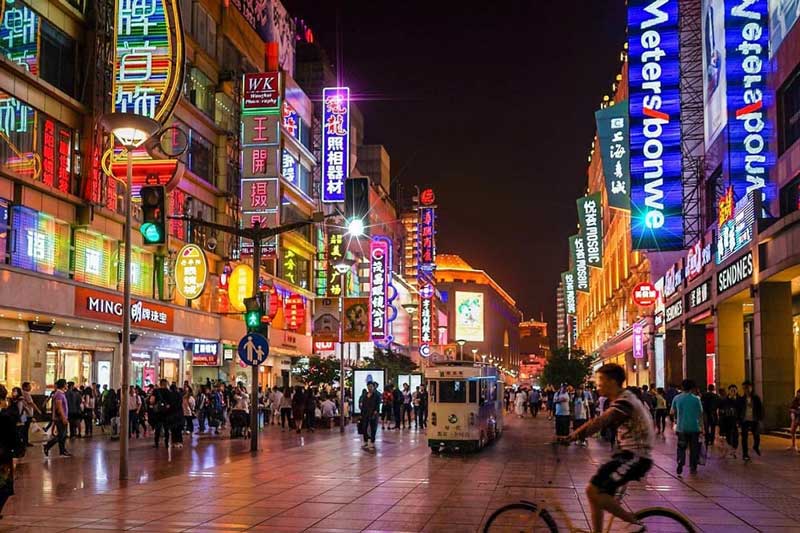 Khám phá Đại Lộ Nam Kinh, trái tim sầm uất của Thượng Hải